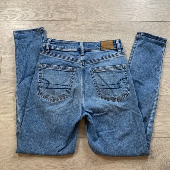 AEO Mom High Rise Jeans - Picture 4 of 12